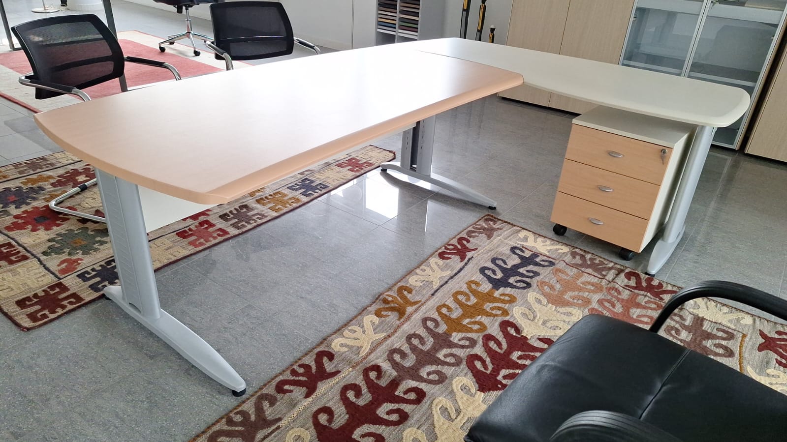 scrivaniaSagomataCiliegio1-2