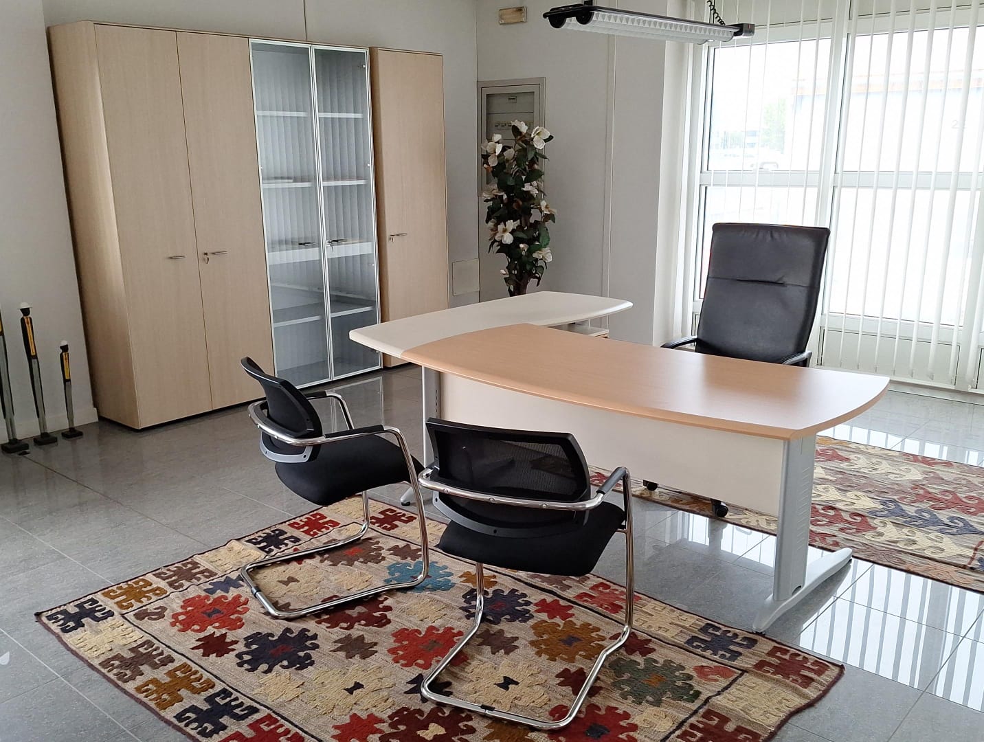 scrivaniaSagomataCiliegio1-3