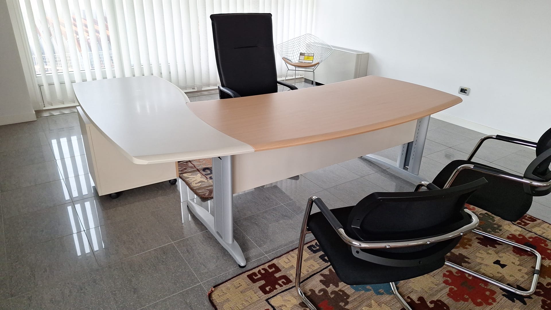 scrivaniaSagomataCiliegio1