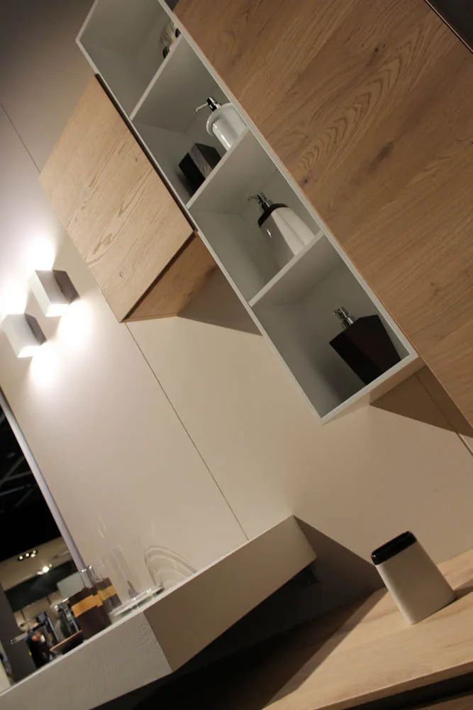 bagno-fenix-in-resina-e-rovere-naturale_o4_133971
